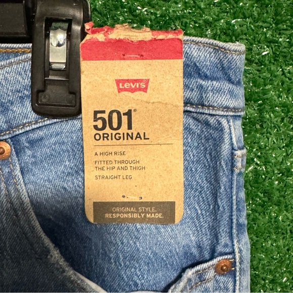 Light Blue Straight Jeans with Distressed Details levi 501 - Picture 2 of 6